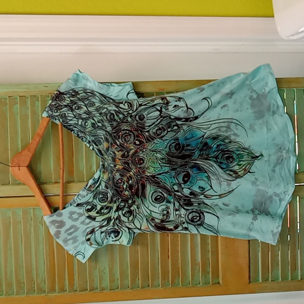 B.l.e.u Women's Medium Blue and green peacock , Scoop Neck Short Sleeves top